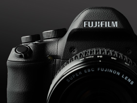 Fujifilm X-S1 : Revestimiento de goma